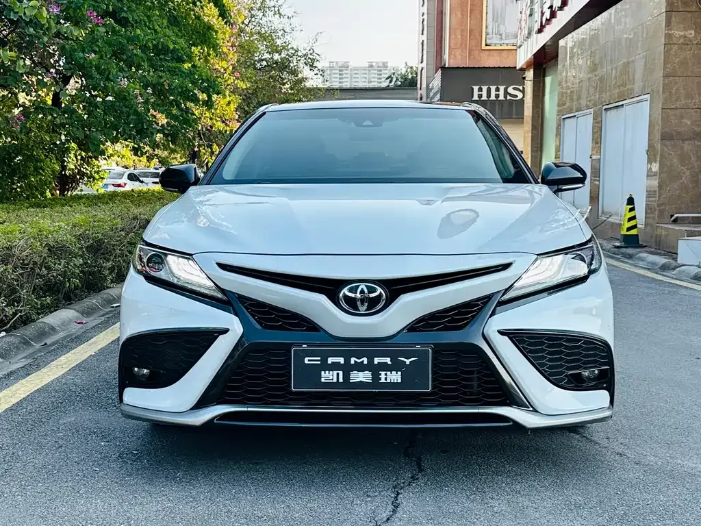 Toyota Camry 2023 из CN, фото 8