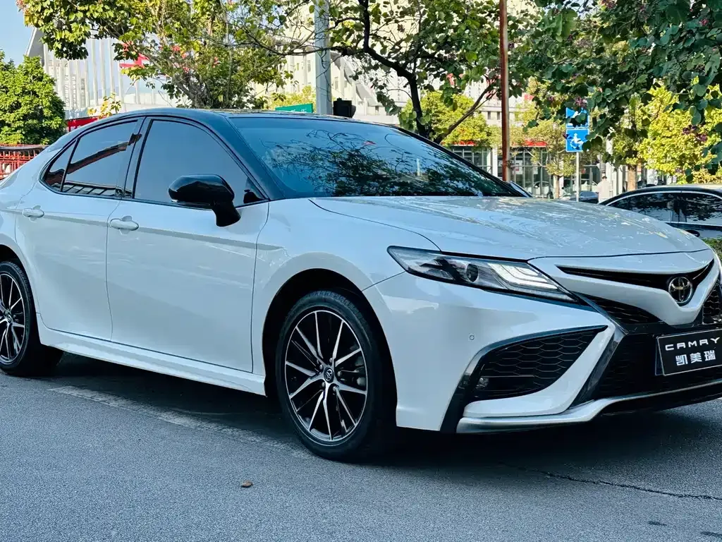 Toyota Camry 2023 из CN, фото 4