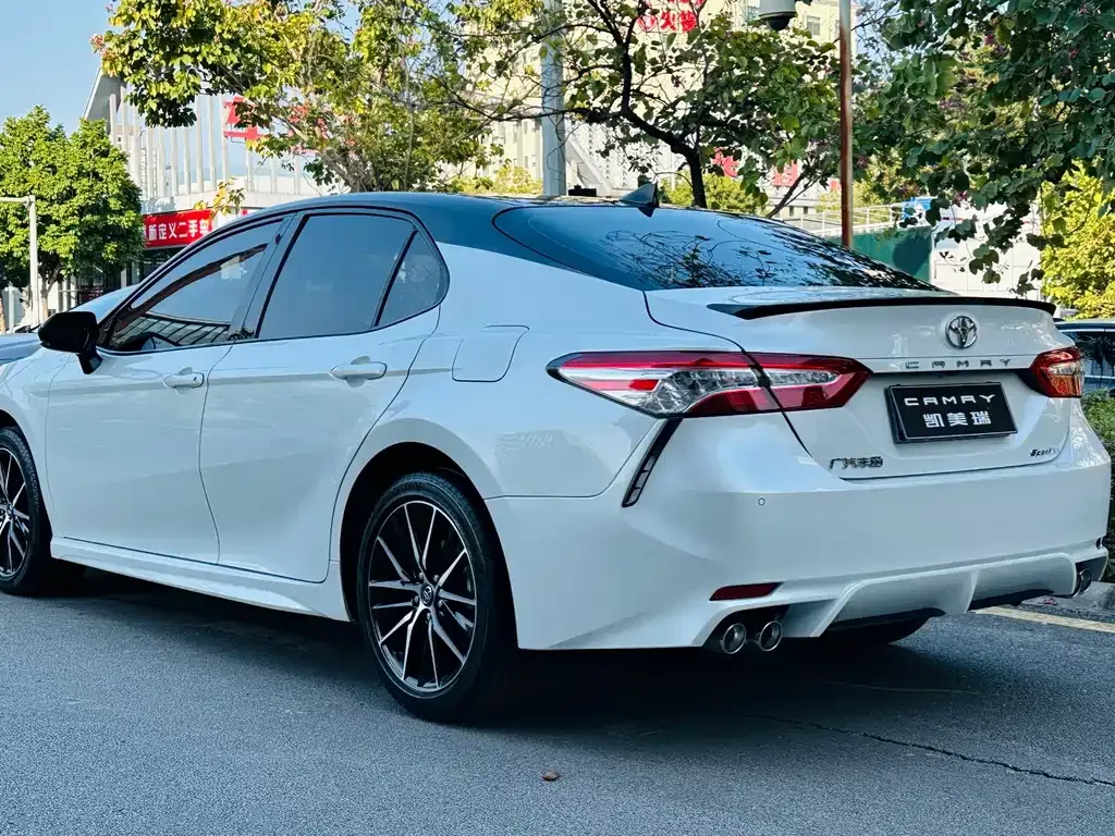 Toyota Camry 2023 из CN, фото 10