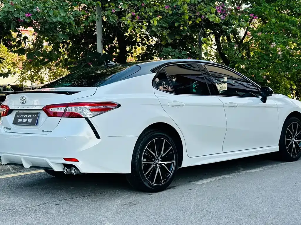 Toyota Camry 2023 из CN, фото 9