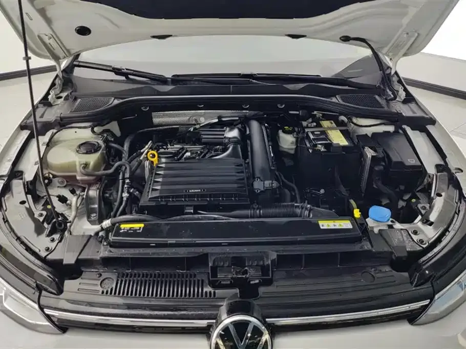 Volkswagen Golf 2022 из CN, фото 3