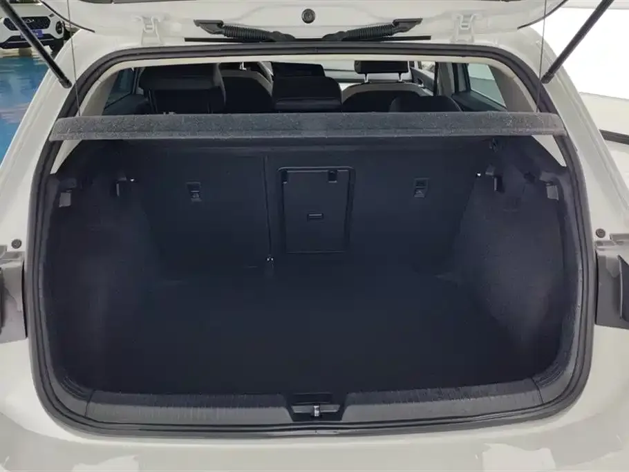 Volkswagen Golf 2022 из CN, фото 7