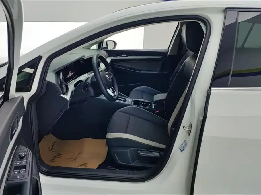 Volkswagen Golf 2022 из CN, фото 2