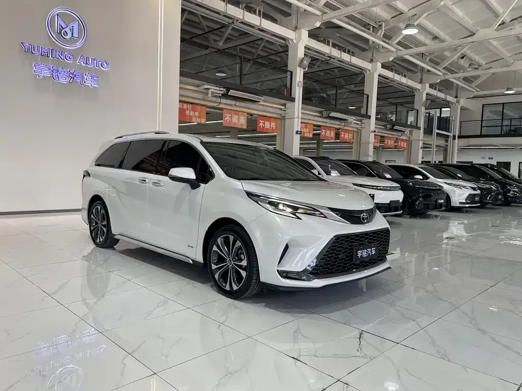 Toyota Granvia — фото 10
