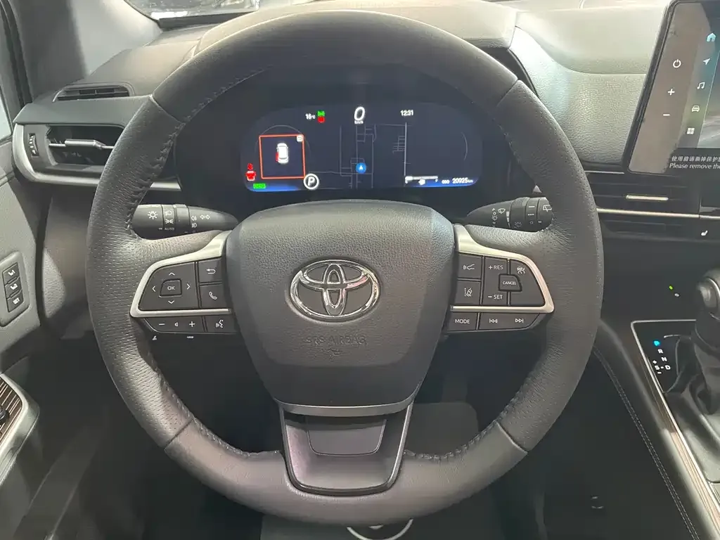 Toyota Granvia — фото 5