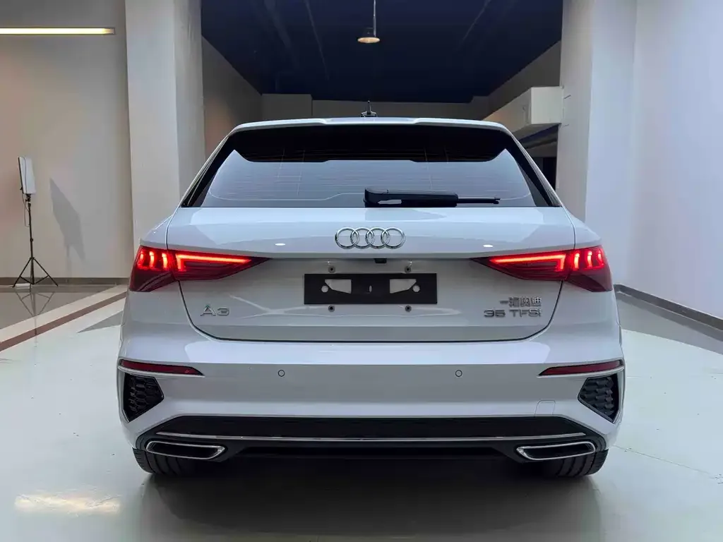 Audi A3 2023 из CN, фото 9
