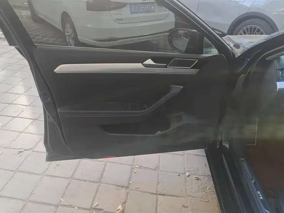 Volkswagen Magotan GTE PHEV 2021 из CN, фото 8