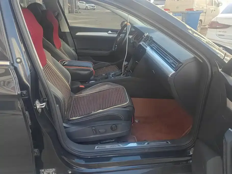 Volkswagen Magotan GTE PHEV 2021 из CN, фото 5