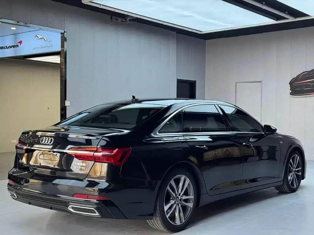 Audi A6L 2021 из CN, фото 9
