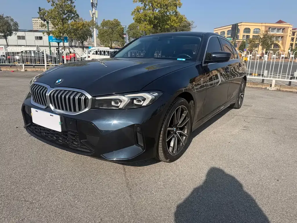 BMW 3 Series 2023 из CN, фото 1