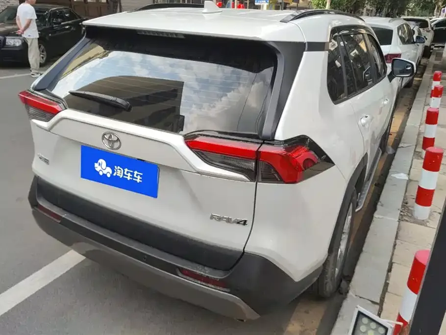 Toyota RAV4 2024 из CN, фото 3