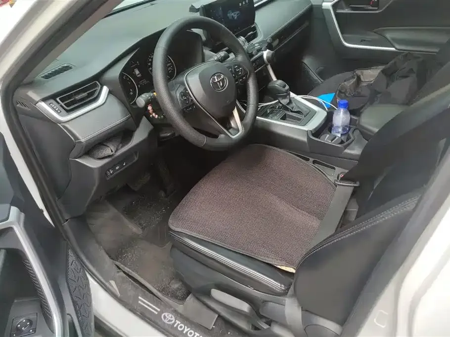 Toyota RAV4 2024 из CN, фото 8