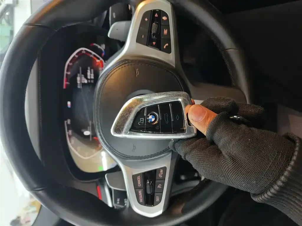 BMW 5 Series 2022 из CN, фото 8