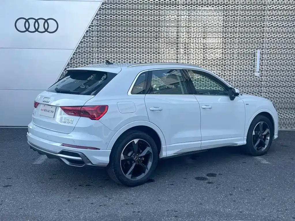 Audi Q3 2023 из CN, фото 4