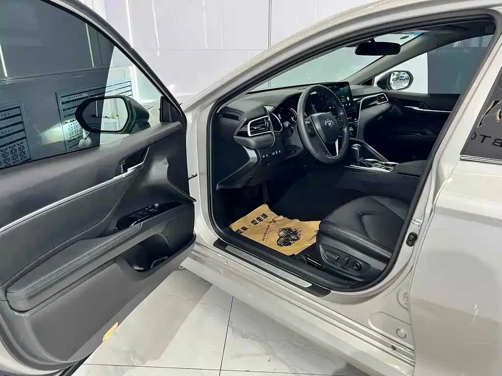 Toyota Camry 2022 из CN, фото 4
