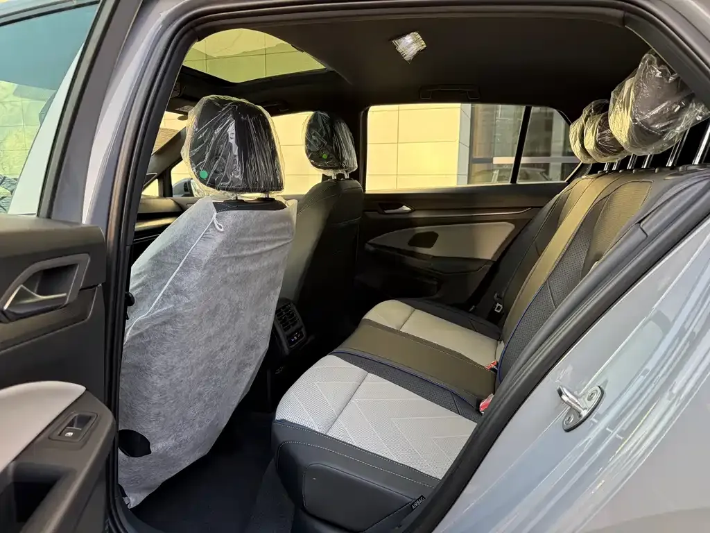 Volkswagen Golf 2026 из CN, фото 4