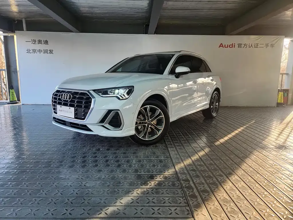Audi Q3 2023 из CN, фото 1