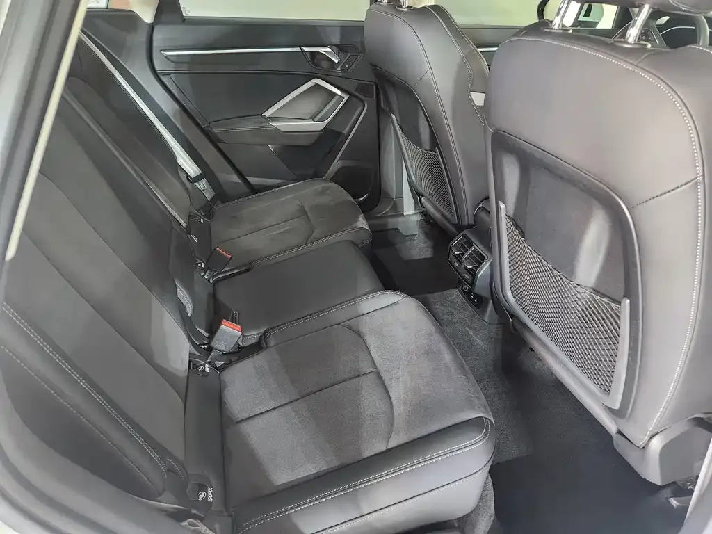 Audi Q3 2023 из CN, фото 9