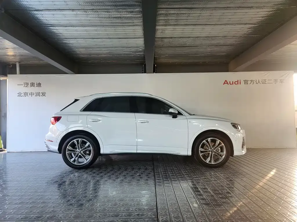 Audi Q3 2023 из CN, фото 3
