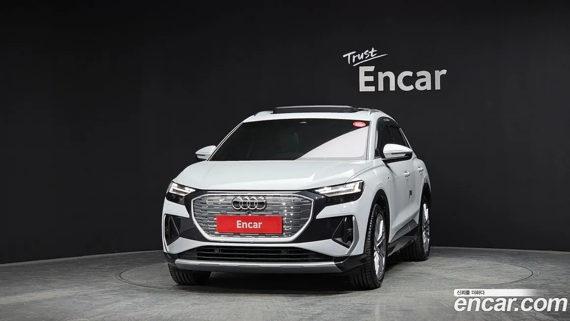 Audi Q4 e-tron — фото 3