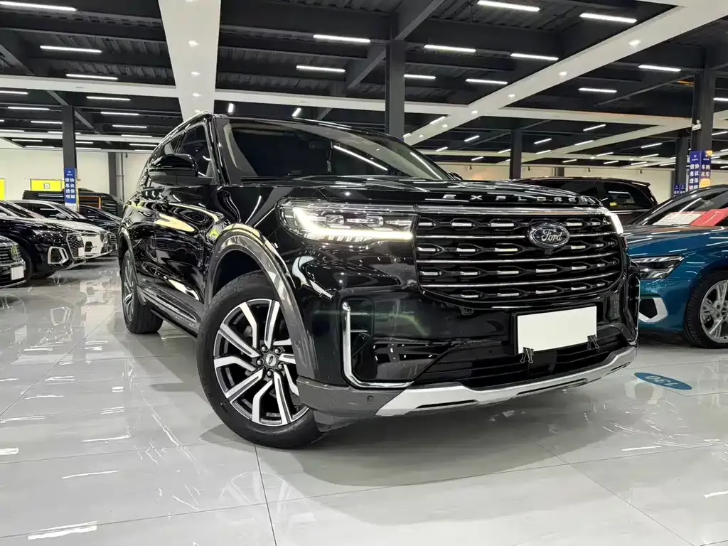 Ford Explorer 2023 из CN, фото 1