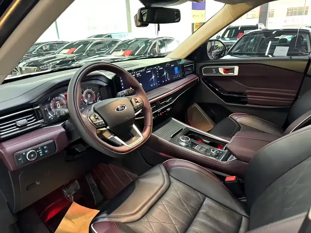 Ford Explorer 2023 из CN, фото 7