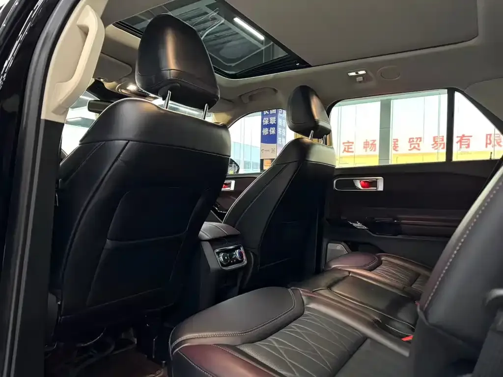 Ford Explorer 2023 из CN, фото 8