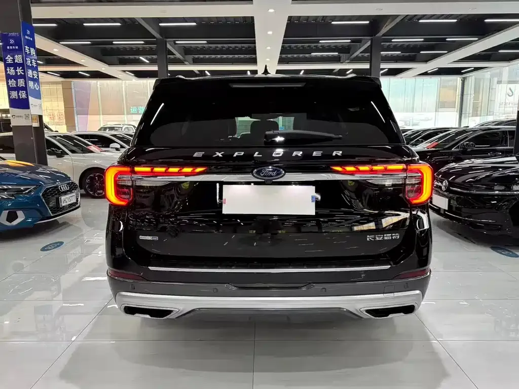 Ford Explorer 2023 из CN, фото 3