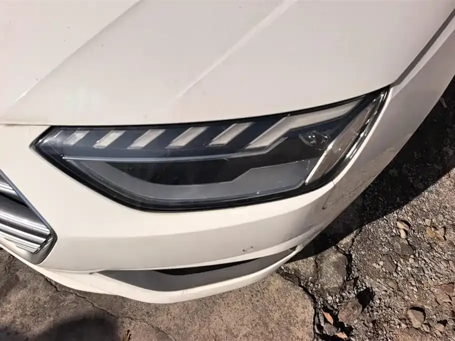 Audi A4L 2022 из CN, фото 8