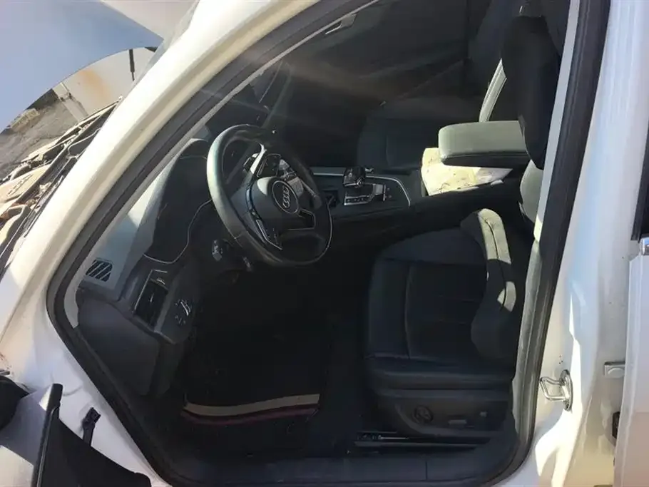 Audi A4L 2022 из CN, фото 10