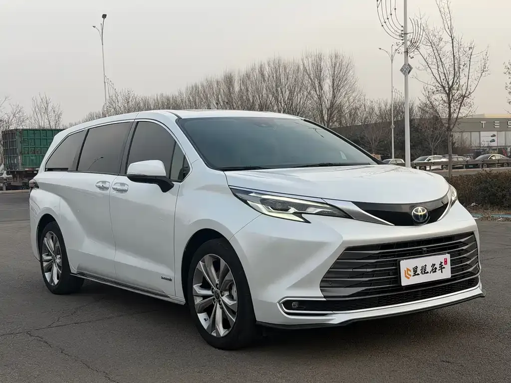 Toyota Sienna 2023 из CN, фото 7