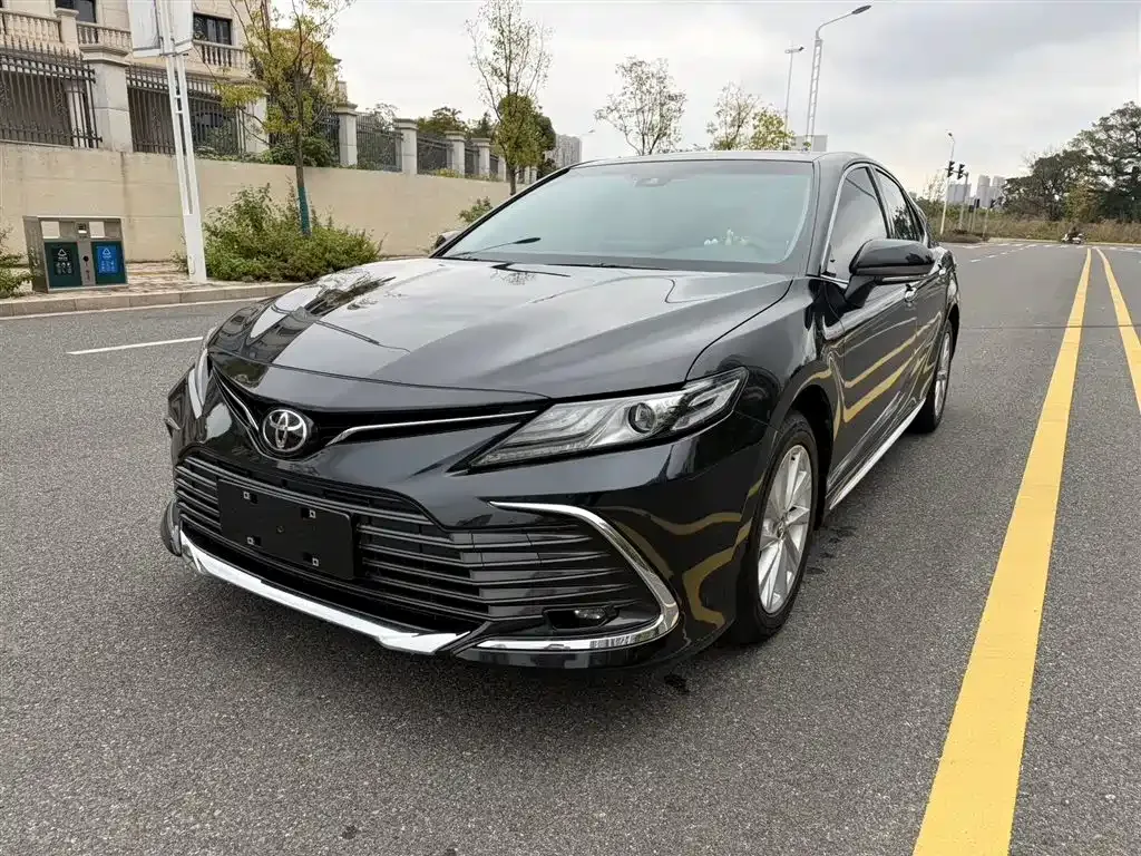 Toyota Camry 2023 из CN, фото 1