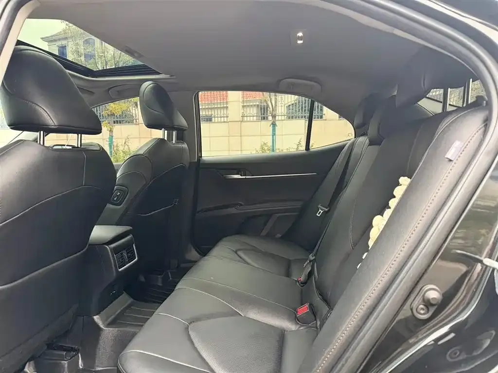 Toyota Camry 2023 из CN, фото 2