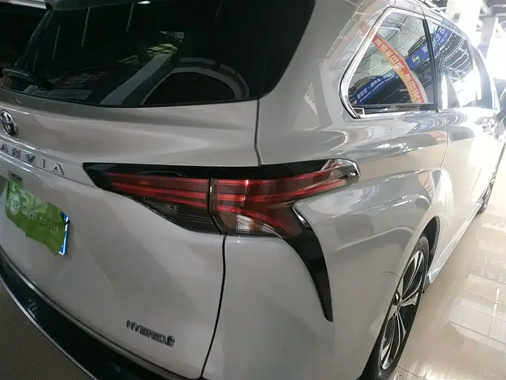 Toyota Granvia 2024 из CN, фото 4