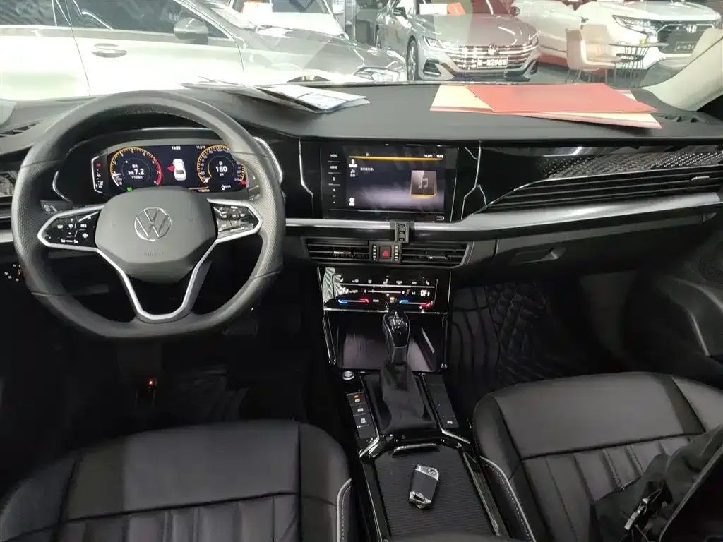 Volkswagen Passat 2023 из CN, фото 4