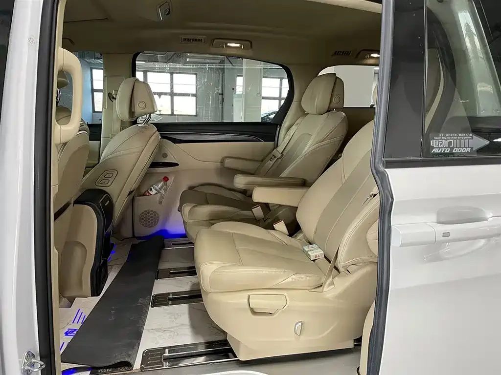 Buick GL8 2023 из CN, фото 7