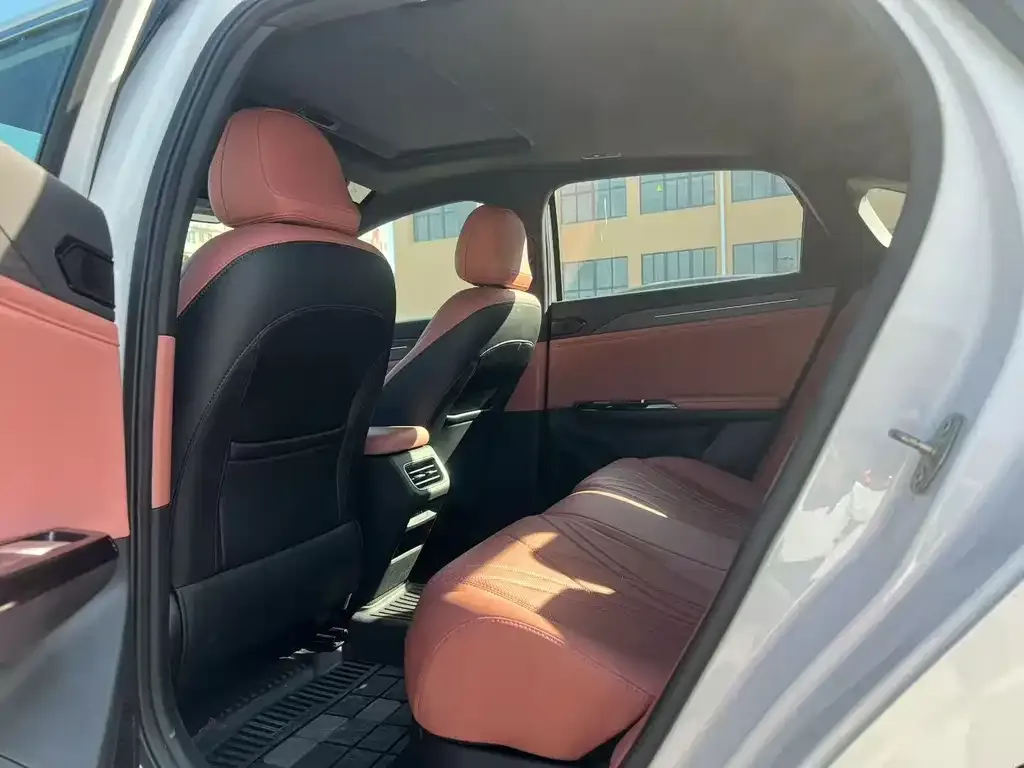 Geely Galaxy L6 2025 из CN, фото 4