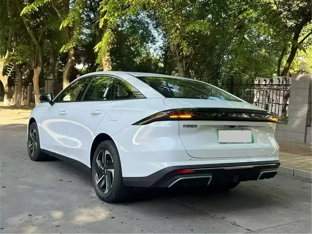 Geely Galaxy L6 2025 из CN, фото 8