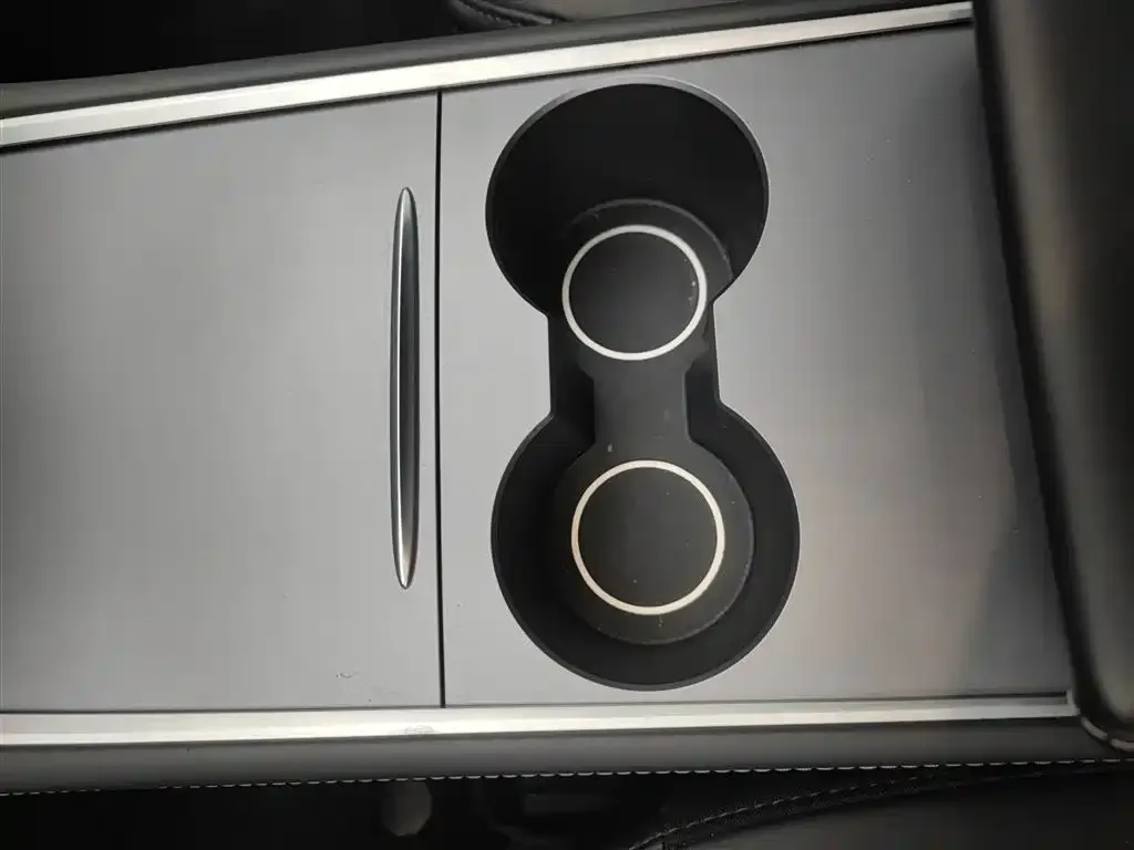 Tesla Model Y 2024 из CN, фото 2