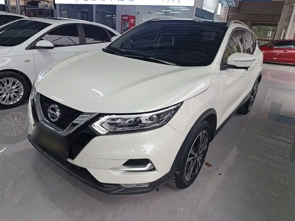 Nissan Qashqai — фото 1