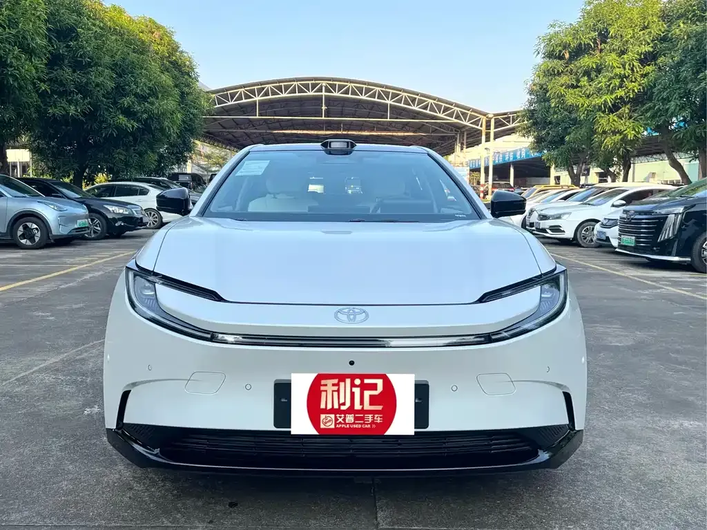Toyota bZ5 2025 из CN, фото 2