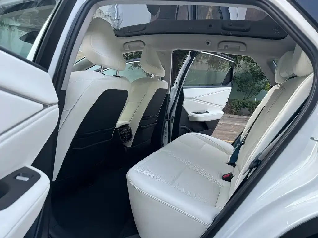 Toyota bZ5 2025 из CN, фото 6