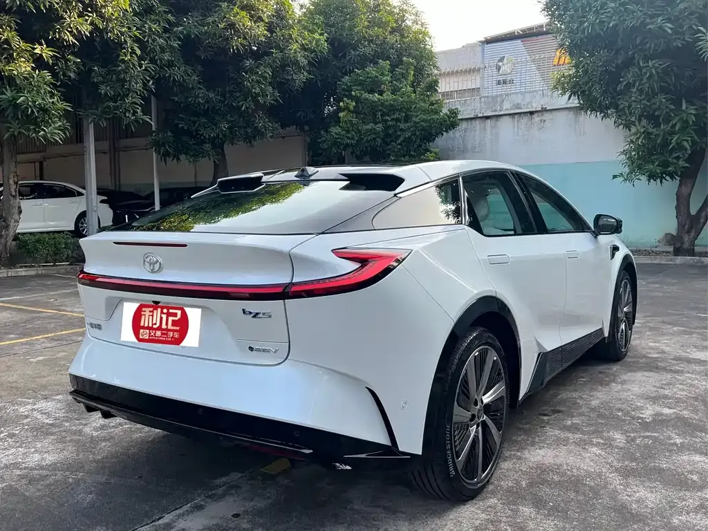 Toyota bZ5 2025 из CN, фото 7