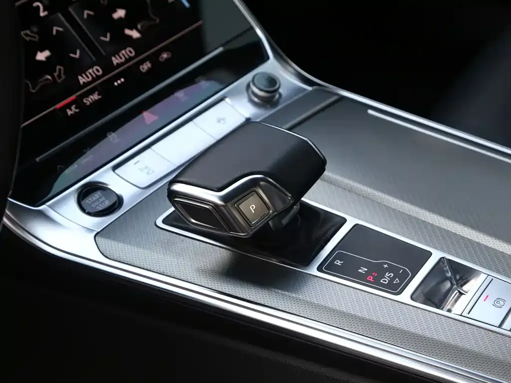 Audi A6L 2022 из CN, фото 9