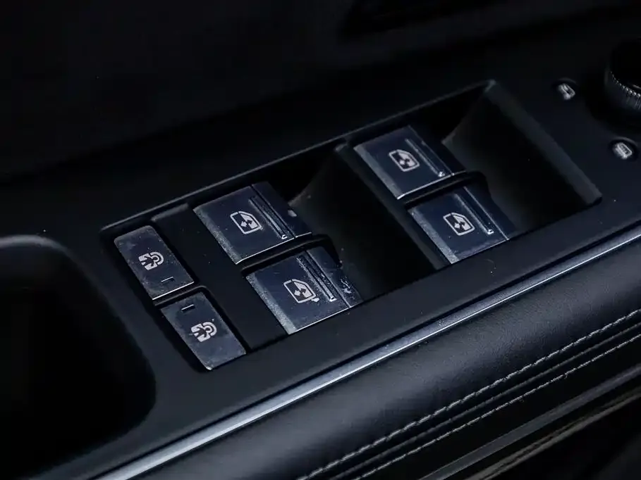 Audi A8 2022 из CN, фото 3