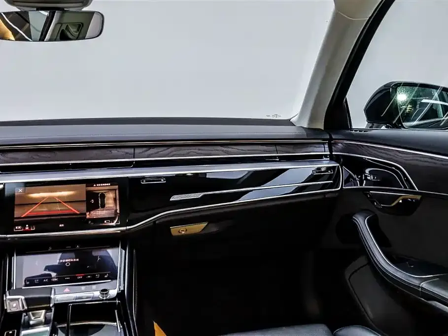 Audi A8 2022 из CN, фото 7