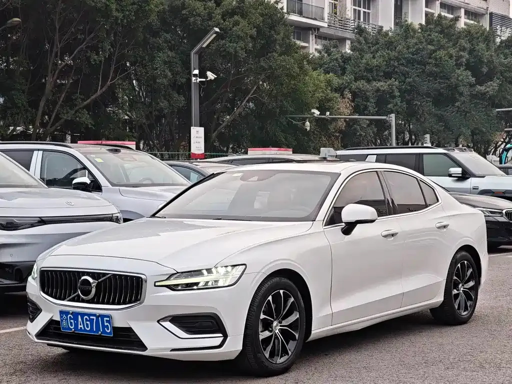 Volvo S60 2021 из CN, фото 1