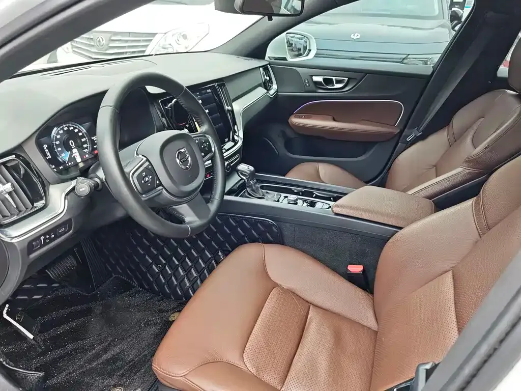 Volvo S60 2021 из CN, фото 3