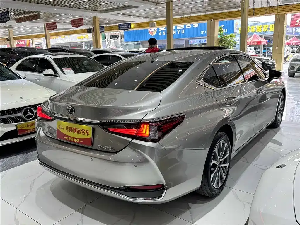 Lexus ES 2023 из CN, фото 5