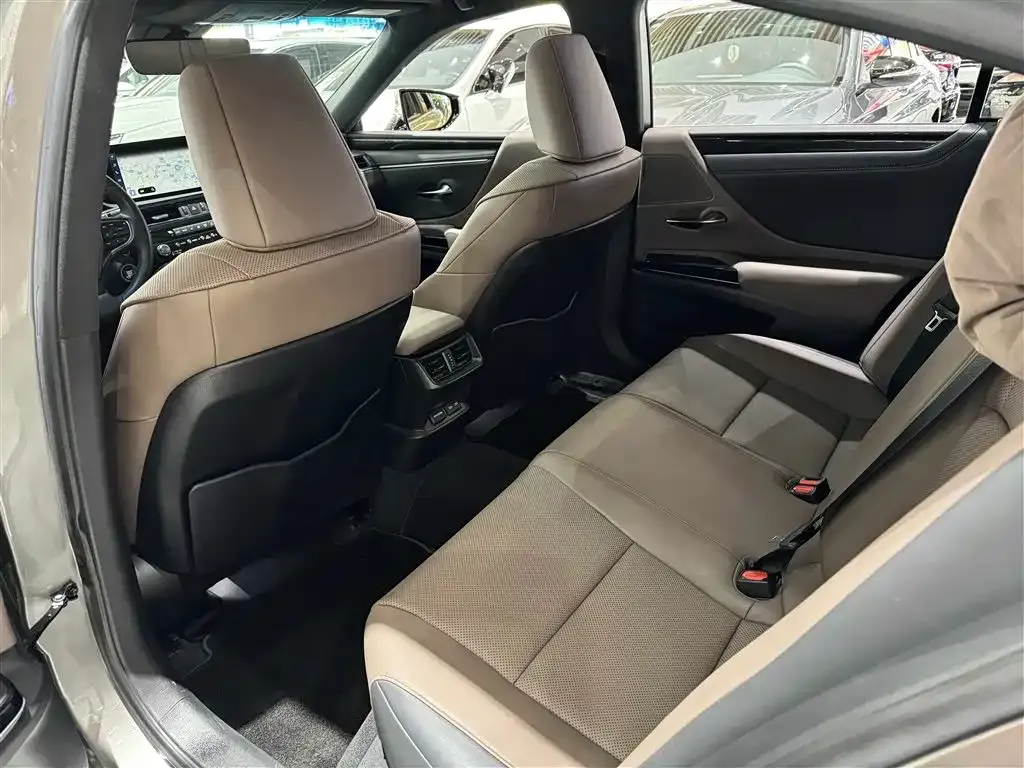 Lexus ES 2023 из CN, фото 6